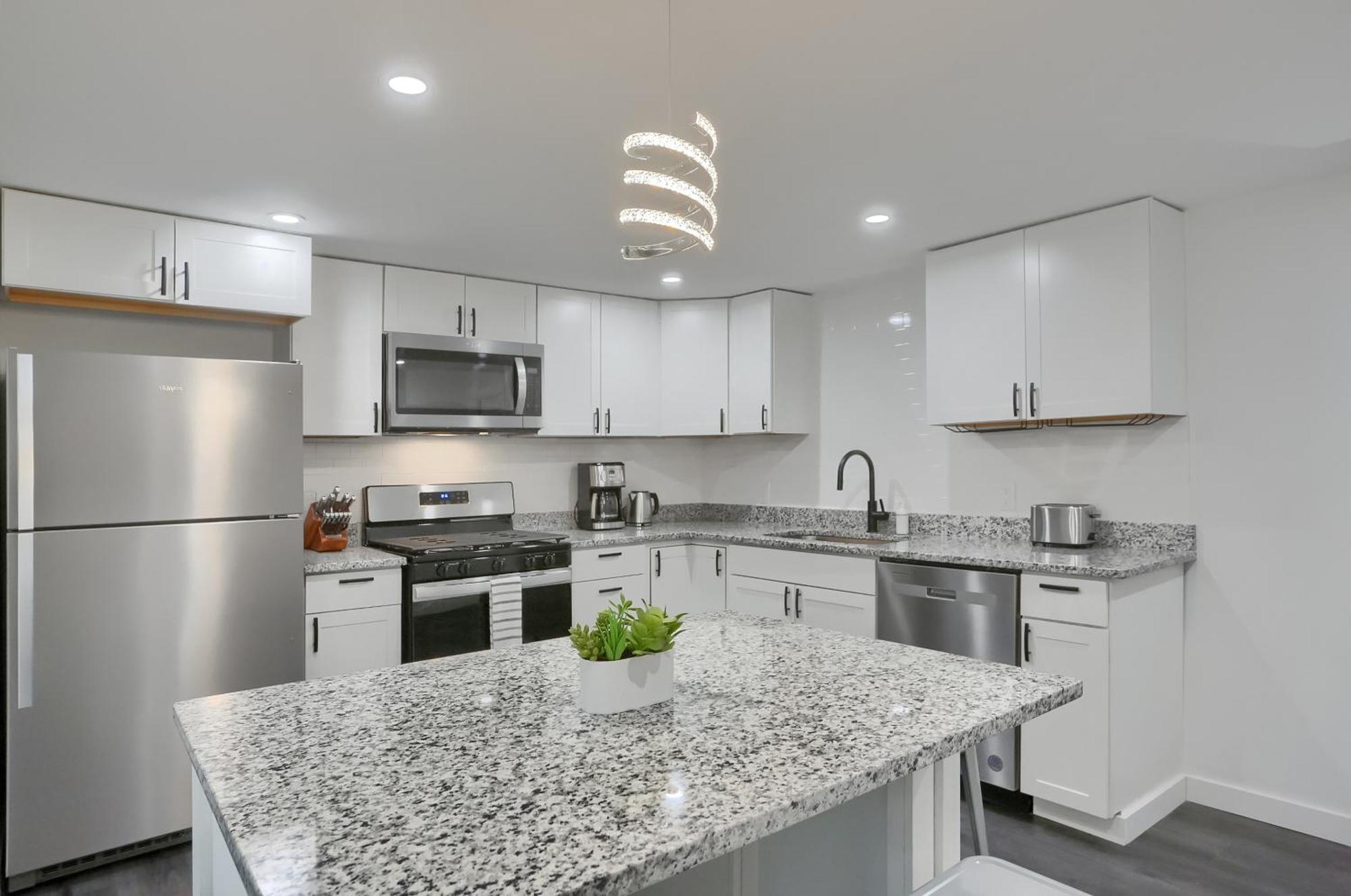 Stylish And 3bd North Side *