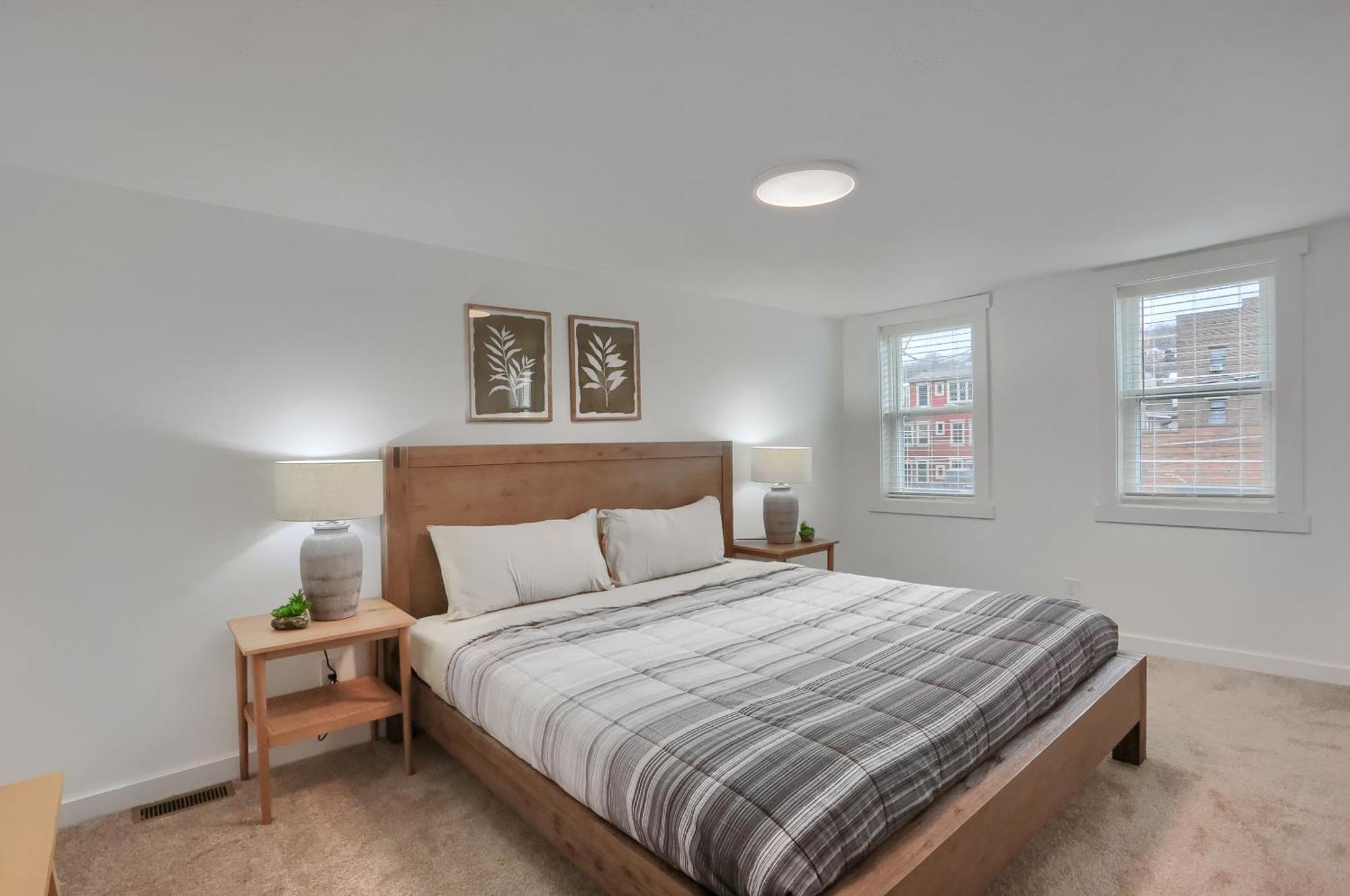 Stylish And 3bd North Side Holiday home Pittsburgh