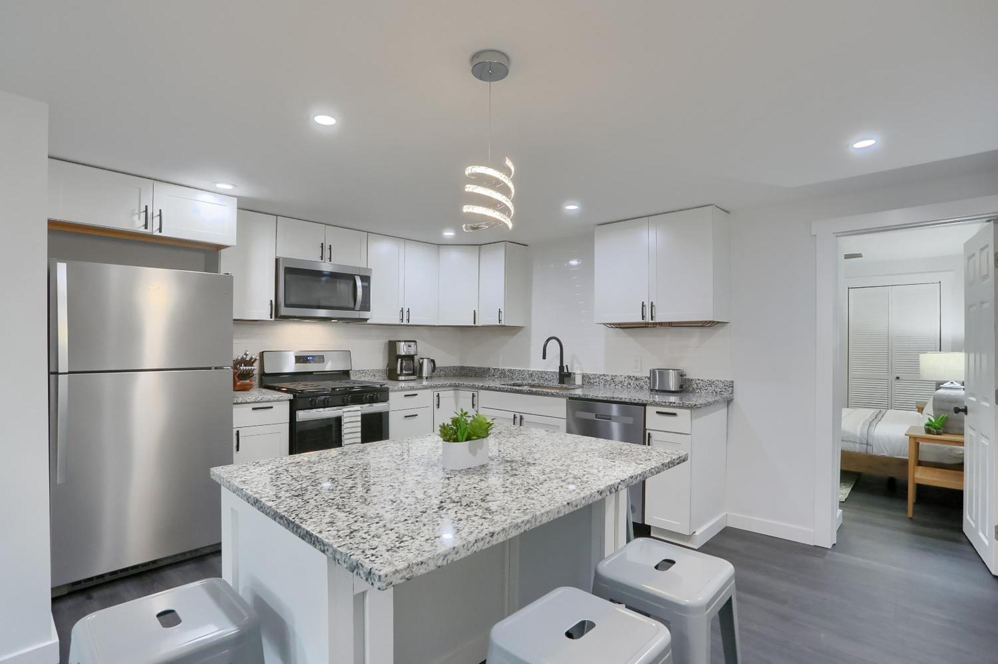 Stylish And 3bd North Side *