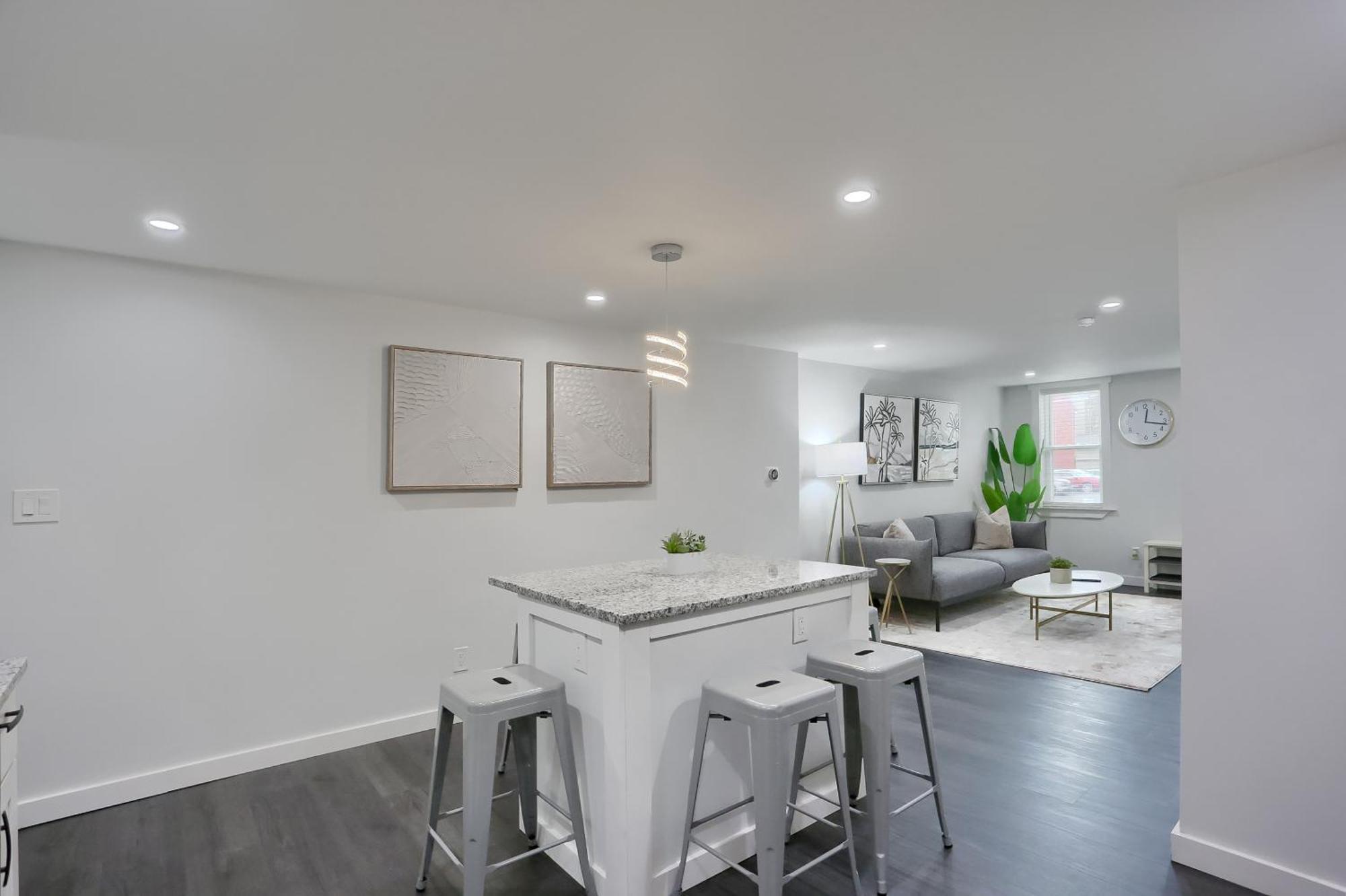 Stylish And 3bd North Side Holiday home *